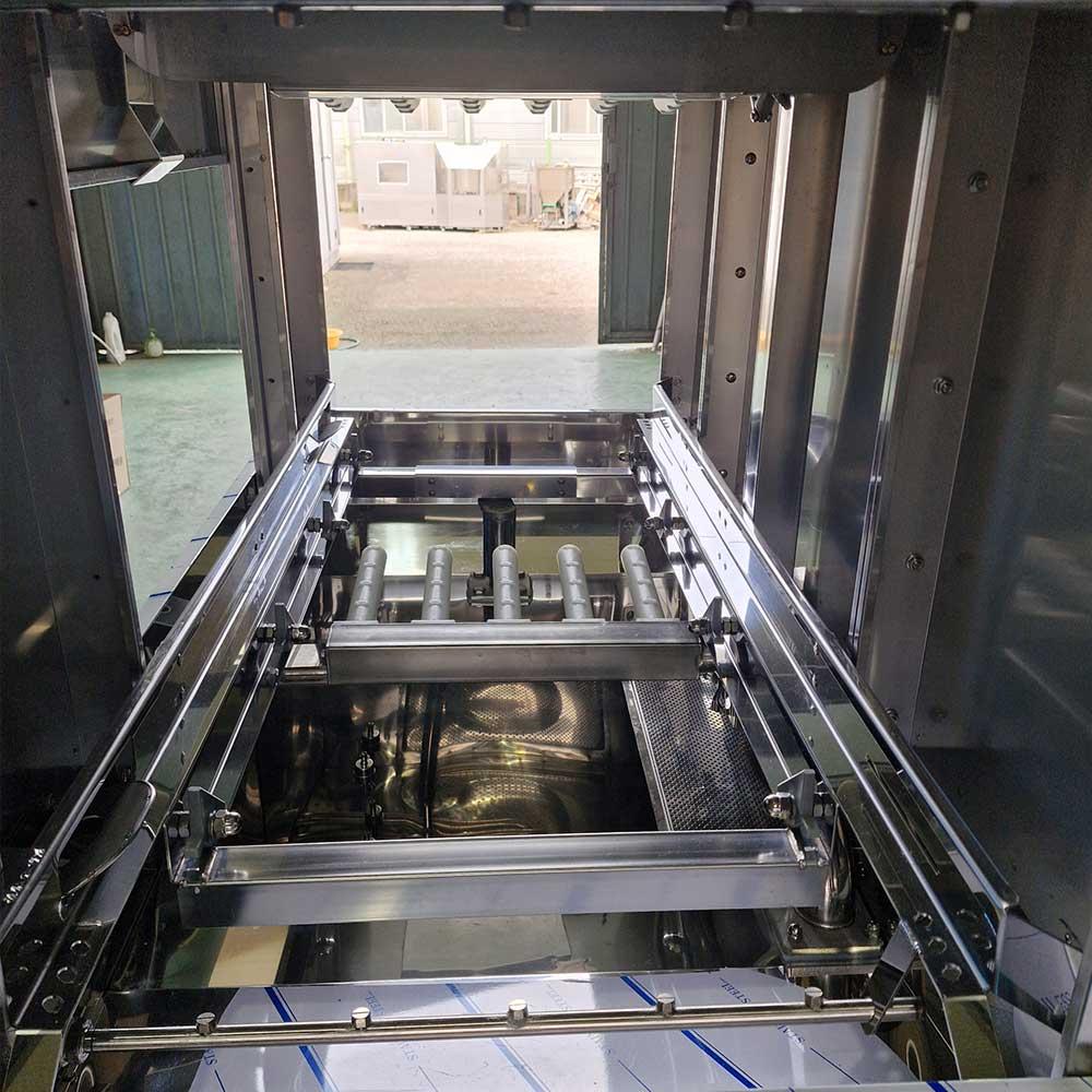 Rack conveyor dishwasher